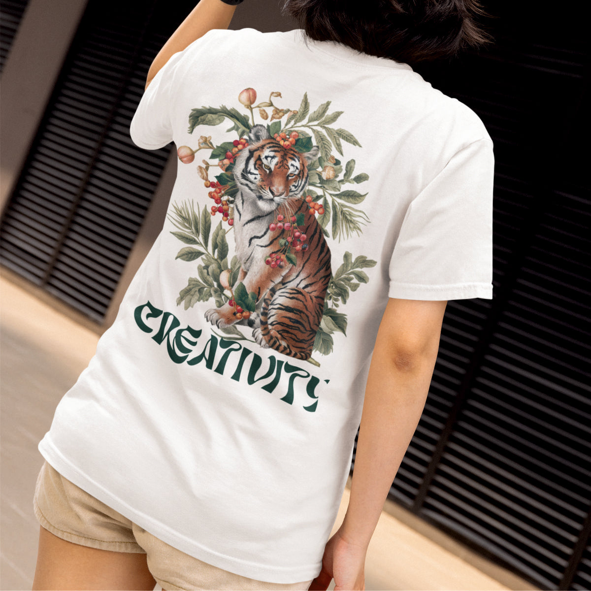 Biele UNISEX tričká s potlačou na chrbte „Kreativita“