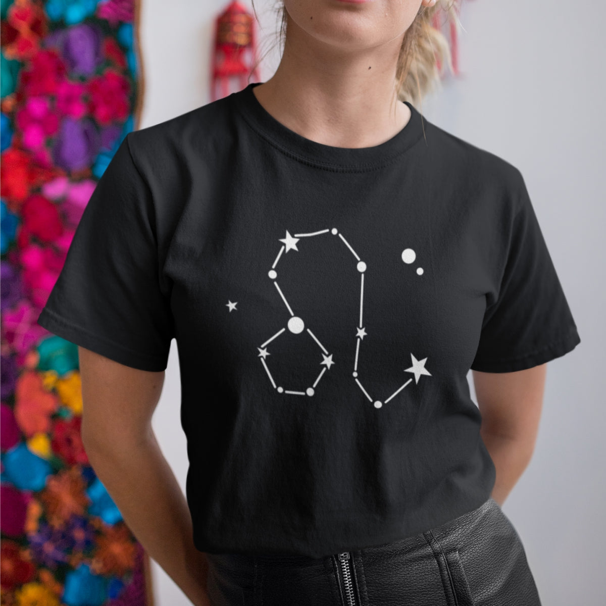 Must UNISEX T-särk Tähtkuju Lõvi